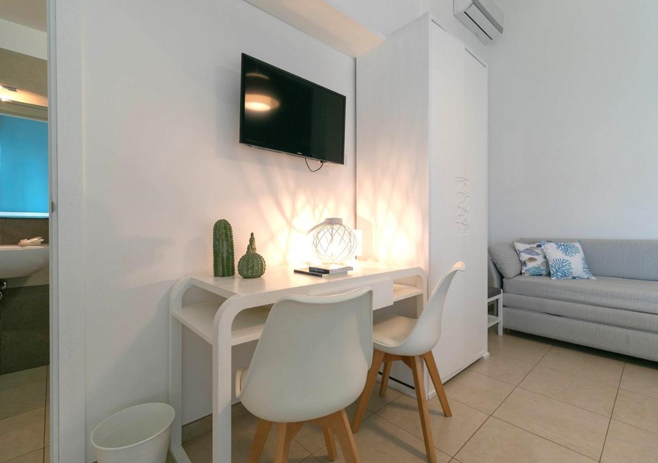 Fronte Mare Rooms By Salentolimit Порто-Чезарео Экстерьер фото