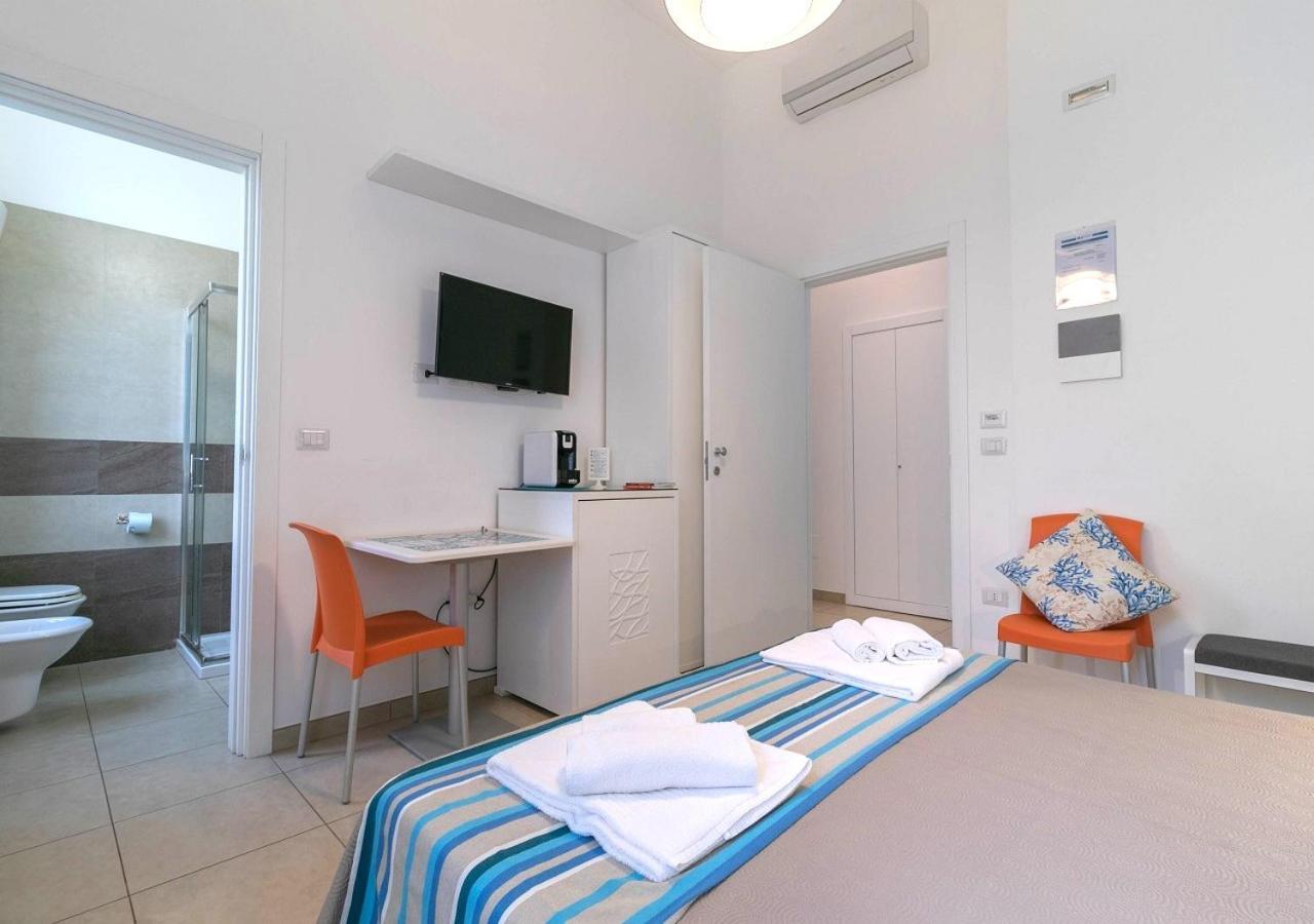 Fronte Mare Rooms By Salentolimit Порто-Чезарео Экстерьер фото
